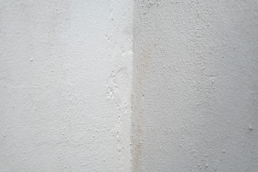 White Cement vs Wall Putty Differences, Uses